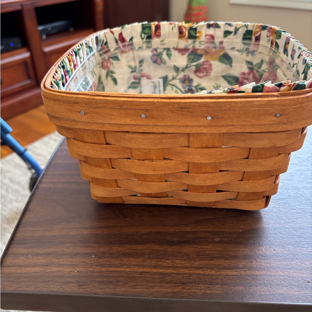 Longaberger handwoven Cake basket 🧺